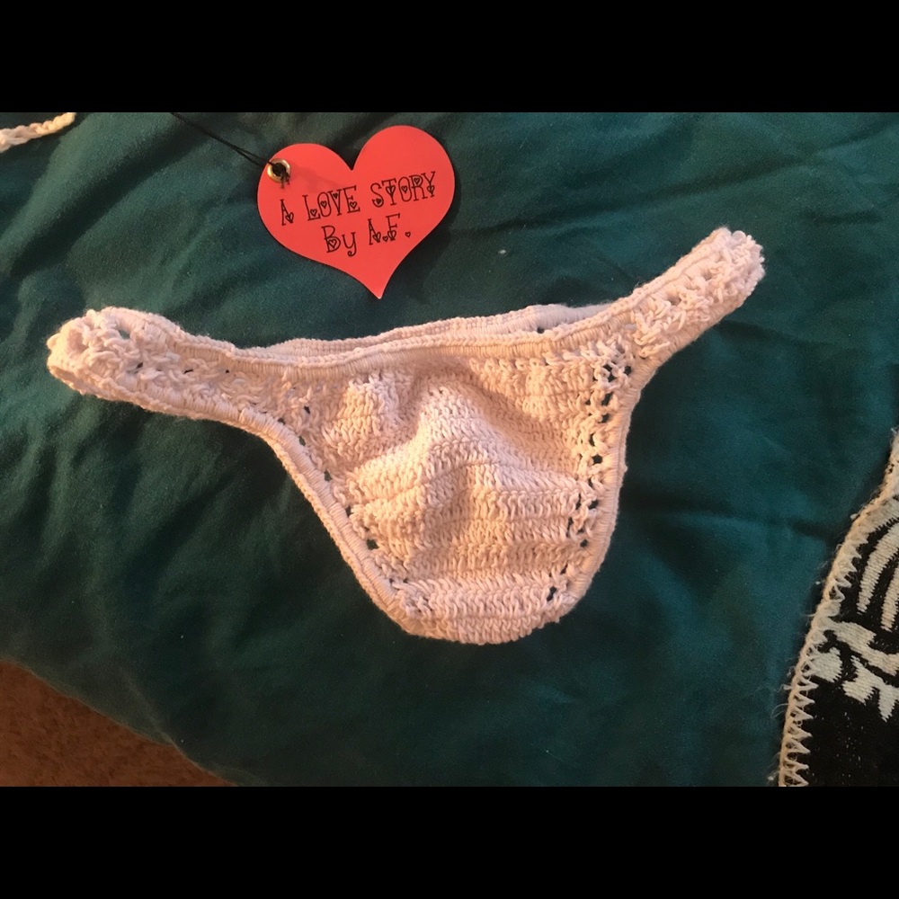 Crochet bikini - Picture 4 of 5